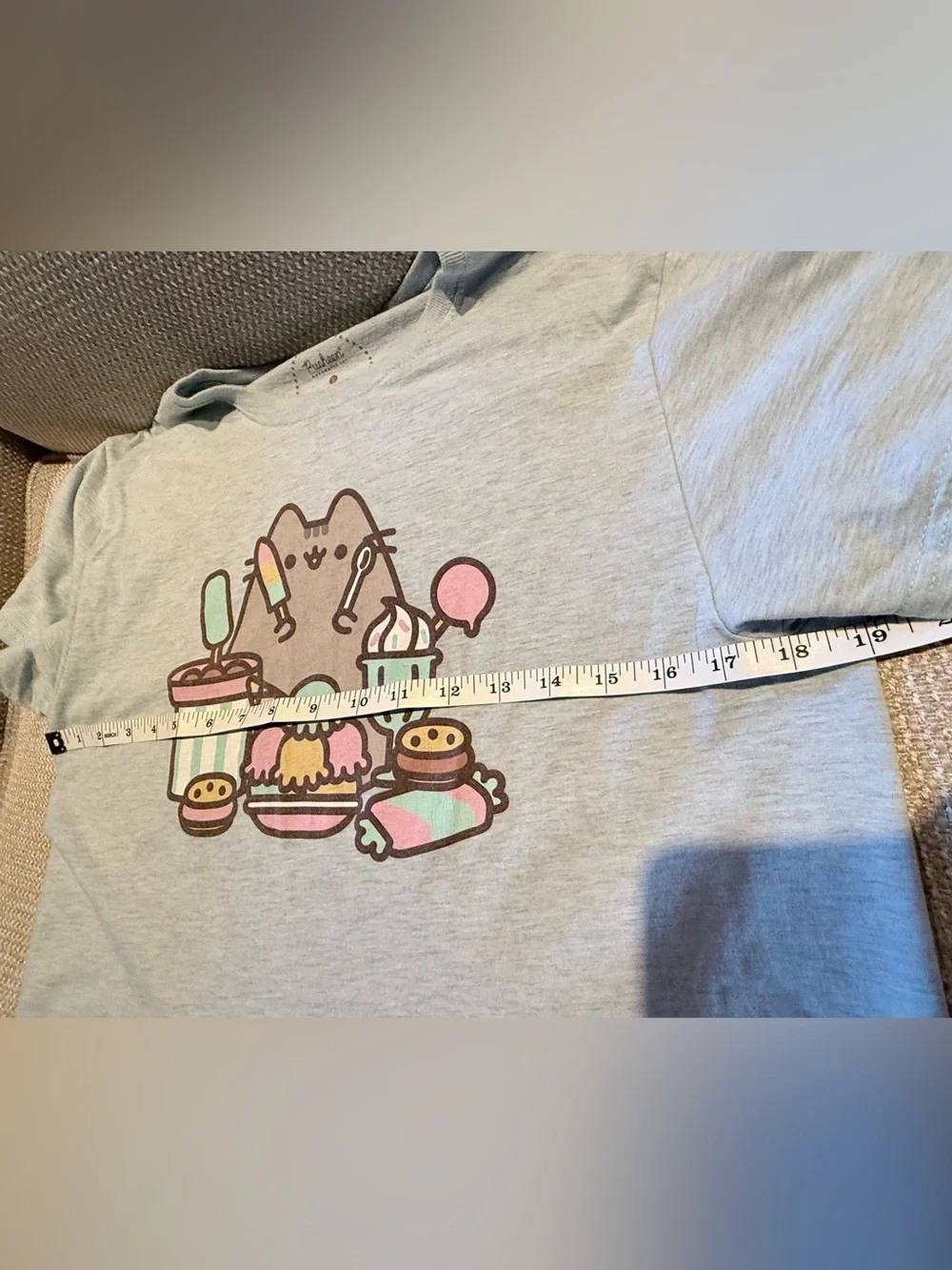 Pusheen Cat Light Blue T-Shirt Top Sz L Pastel Treats Graphic
